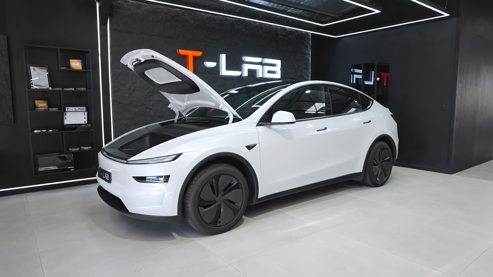 Ouverture du frunk automatique et électrique Tesla