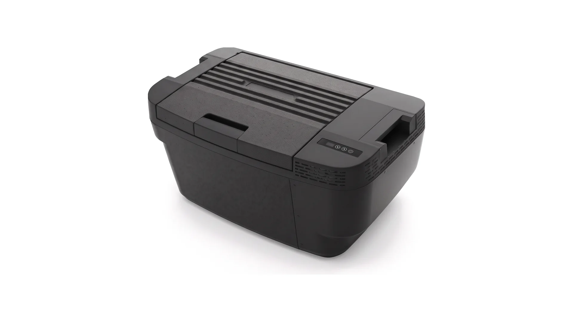Glacière électrique noire fermée, couvercle texturé et panneau de commande, vue de trois quarts sur fond blanc