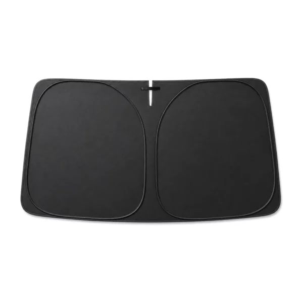 Pare-soleil de pare-brise d’une seule pièce posé à plat sur fond blanc : face noire mate, deux boucles d’armature, liseré gris et fente centrale